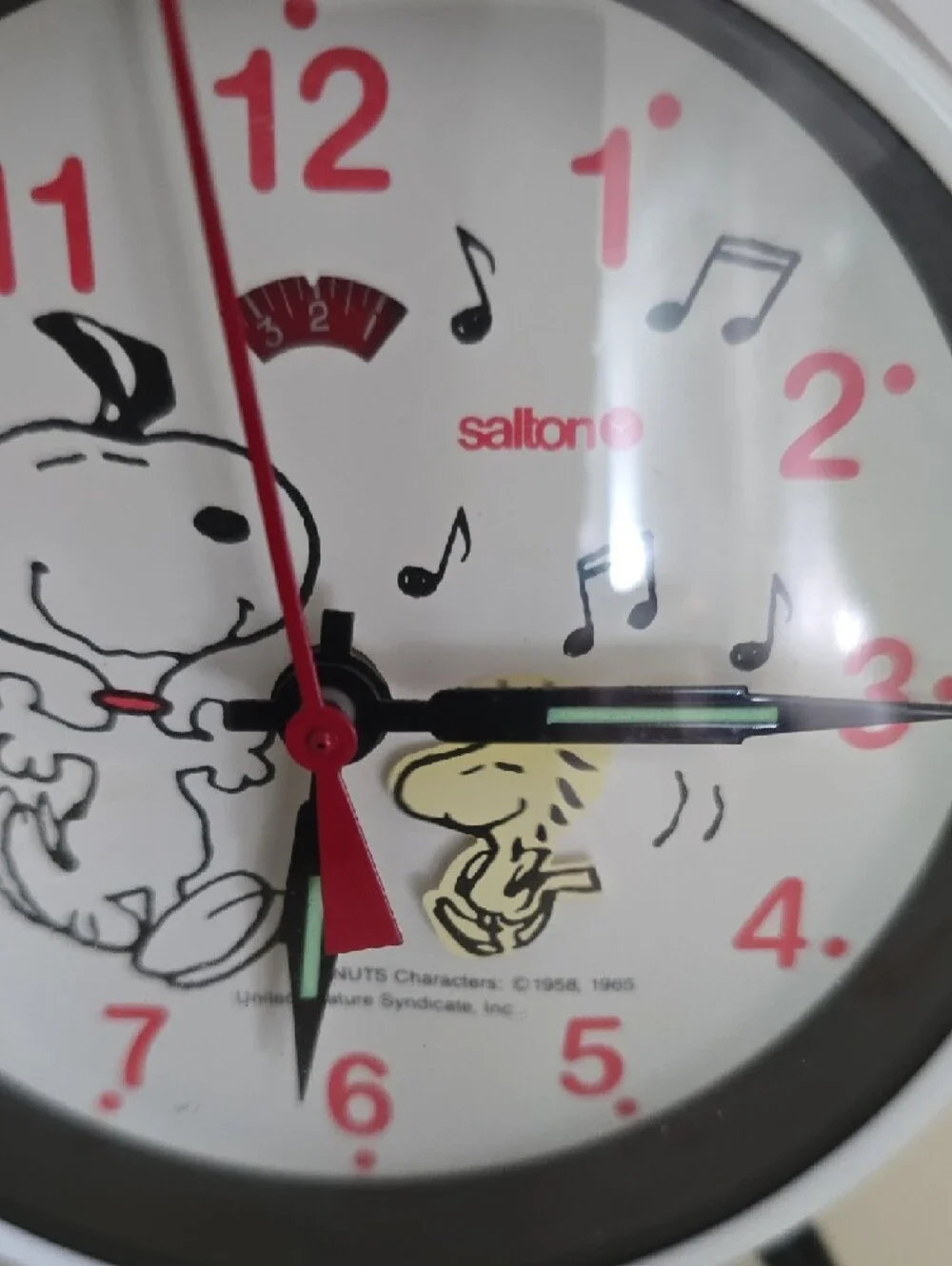 Vintage 1980s Red and White Snoopy Alarm Clock - Home Decor